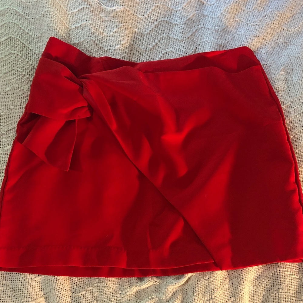 Elegant Red Mini Skirt with Bow Accent